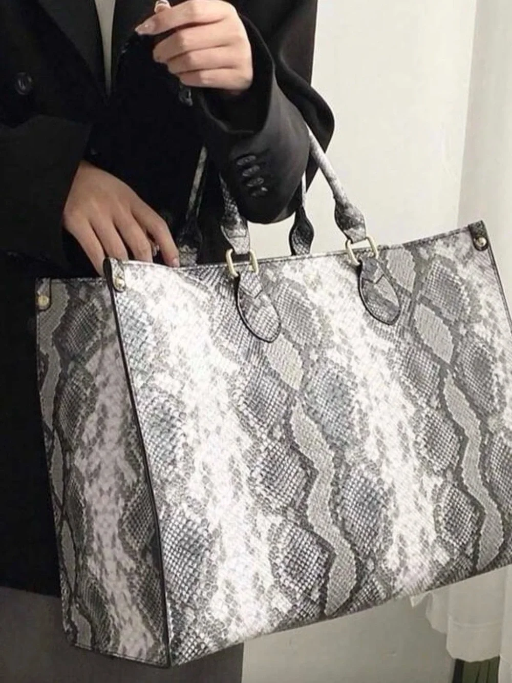 SHEIN Gray and Black Faux Snake-Print Tote